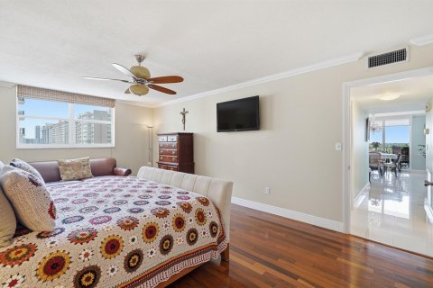 Condo in Hollywood, Florida, 2 bedrooms  № 2183211 - photo 17