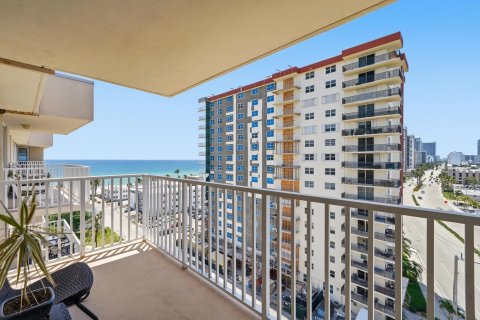 Condo in Hollywood, Florida, 2 bedrooms  № 2183211 - photo 29