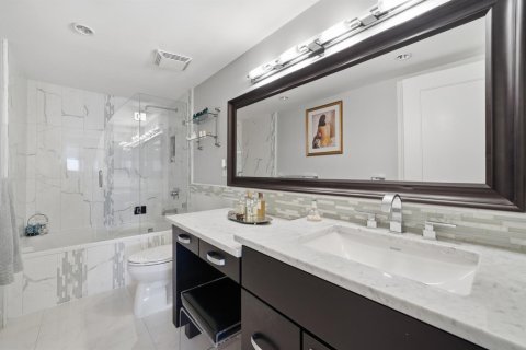 Condo in Hollywood, Florida, 2 bedrooms  № 2183211 - photo 15
