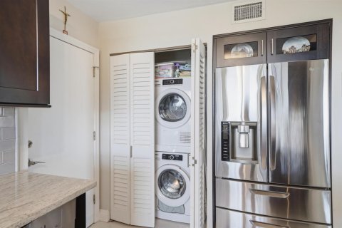 Condo in Hollywood, Florida, 2 bedrooms  № 2183211 - photo 25