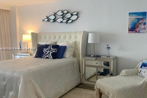 Condo in Surfside, Florida, 1 bedroom  № 1926251 - photo 20