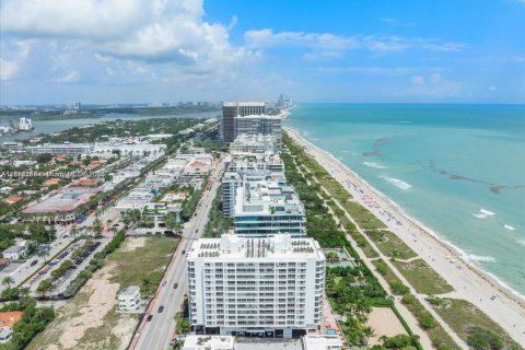 Condo in Surfside, Florida, 1 bedroom  № 1926251 - photo 5
