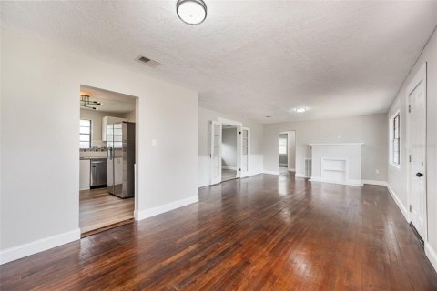 House in Titusville, Florida 2 bedrooms, 101.82 sq.m. № 1769751 - photo 6