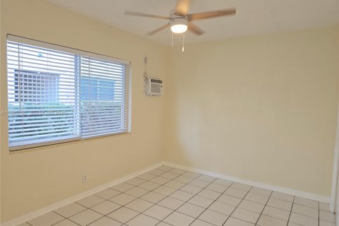 Снять в аренду виллу или дом в Холливуд, Флорида 1 спальня, 245.26м2, № 1984218 - фото 15