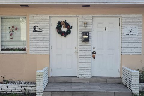 Снять в аренду виллу или дом в Холливуд, Флорида 1 спальня, 245.26м2, № 1984218 - фото 7