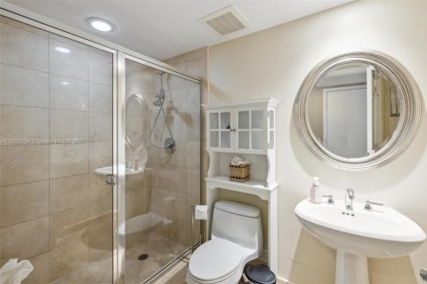 Condo in Hallandale Beach, Florida, 3 bedrooms  № 1888937 - photo 29