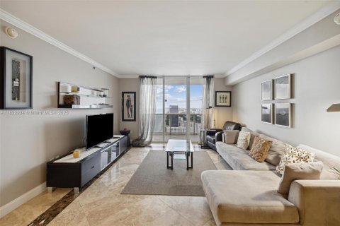Condo in Hallandale Beach, Florida, 3 bedrooms  № 1888937 - photo 15