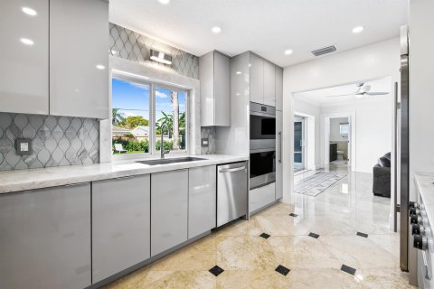 Villa ou maison à louer à Fort Lauderdale, Floride: 3 chambres, 188.68 m2 № 2182897 - photo 6