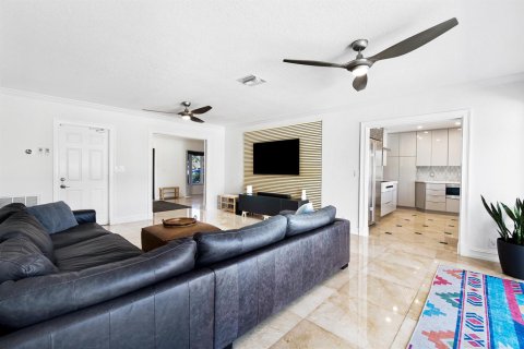 Villa ou maison à louer à Fort Lauderdale, Floride: 3 chambres, 188.68 m2 № 2182897 - photo 9
