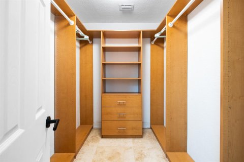 Villa ou maison à louer à Fort Lauderdale, Floride: 3 chambres, 188.68 m2 № 2182897 - photo 12