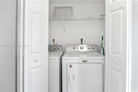 Copropriété à louer à Oakland Park, Floride: 2 chambres, 116.69 m2 № 2423264 - photo 12