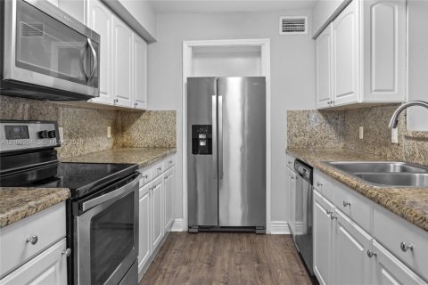 Copropriété à louer à Oakland Park, Floride: 2 chambres, 116.69 m2 № 2423264 - photo 6