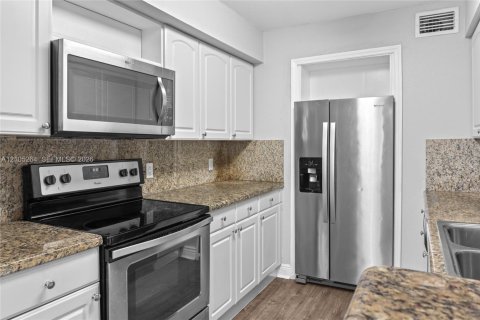 Copropriété à louer à Oakland Park, Floride: 2 chambres, 116.69 m2 № 2423264 - photo 8