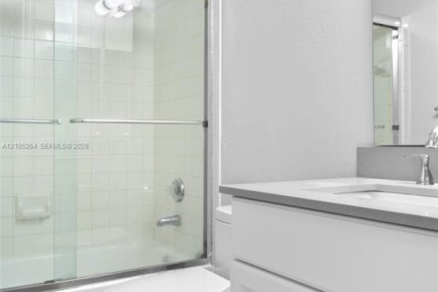Copropriété à louer à Oakland Park, Floride: 2 chambres, 116.69 m2 № 2423264 - photo 19