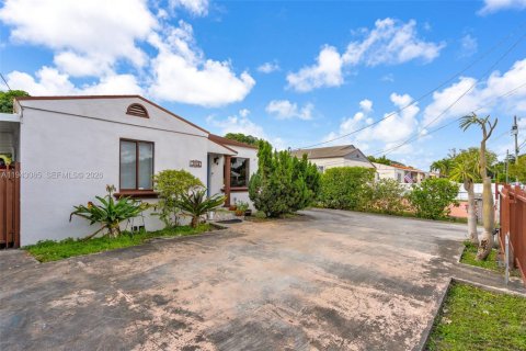 Casa en venta en Miami, Florida, 2 dormitorios, 113.15 m2 № 2000633 - foto 3