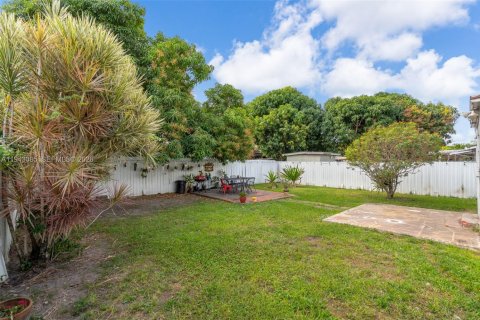 Casa en venta en Miami, Florida, 2 dormitorios, 113.15 m2 № 2000633 - foto 23