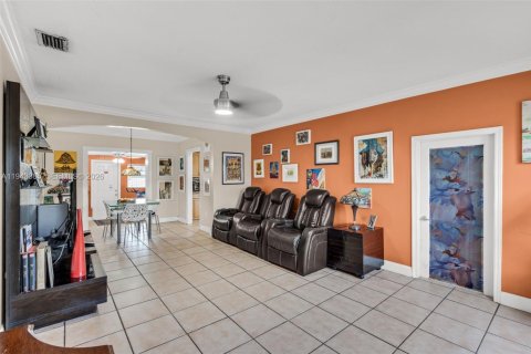 Casa en venta en Miami, Florida, 2 dormitorios, 113.15 m2 № 2000633 - foto 4
