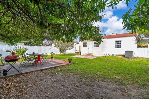 Casa en venta en Miami, Florida, 2 dormitorios, 113.15 m2 № 2000633 - foto 24