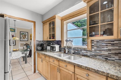 Casa en venta en Miami, Florida, 2 dormitorios, 113.15 m2 № 2000633 - foto 12