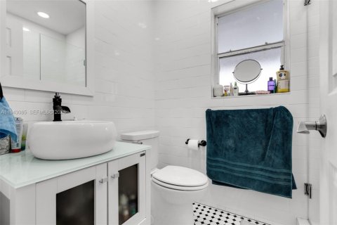 Casa en venta en Miami, Florida, 2 dormitorios, 113.15 m2 № 2000633 - foto 19