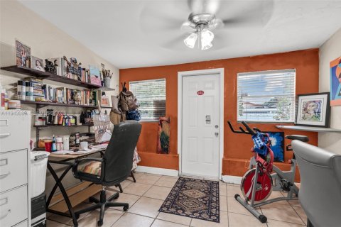 Casa en venta en Miami, Florida, 2 dormitorios, 113.15 m2 № 2000633 - foto 6