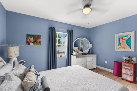 Casa en venta en Miami, Florida, 2 dormitorios, 113.15 m2 № 2000633 - foto 17
