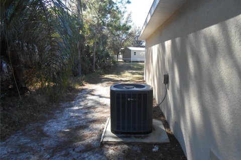Villa ou maison à louer à North Port, Floride: 3 chambres, 166.11 m2 № 2101954 - photo 11