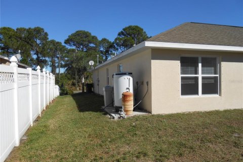 Villa ou maison à louer à North Port, Floride: 3 chambres, 166.11 m2 № 2101954 - photo 14