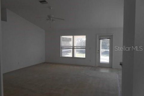 Villa ou maison à louer à North Port, Floride: 3 chambres, 166.11 m2 № 2101954 - photo 2