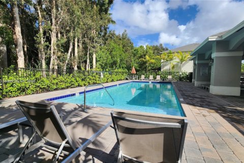 Touwnhouse à vendre à Miami Gardens, Floride: 4 chambres, 148.36 m2 № 1893231 - photo 30
