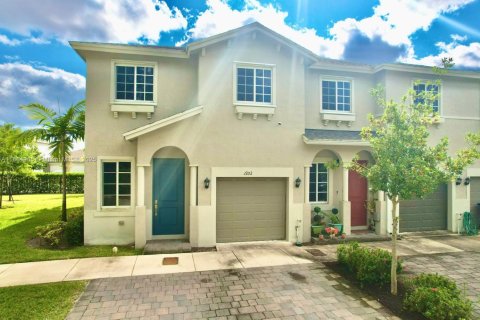 Touwnhouse à vendre à Miami Gardens, Floride: 4 chambres, 148.36 m2 № 1893231 - photo 2