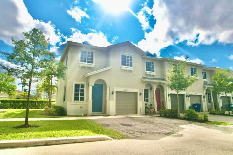 Touwnhouse à vendre à Miami Gardens, Floride: 4 chambres, 148.36 m2 № 1893231 - photo 26