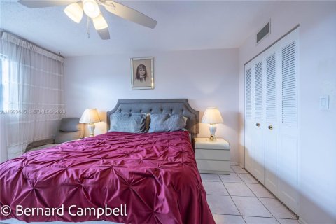 Condominio en venta en Lauderdale Lakes, Florida, 2 dormitorios, 102.38 m2 № 2055408 - foto 16