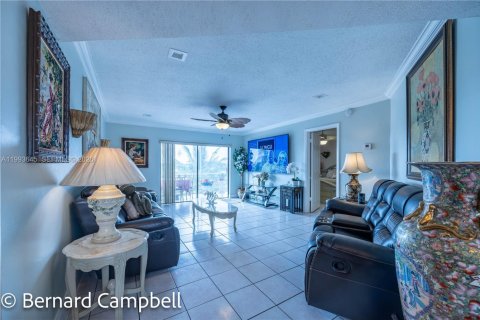 Condominio en venta en Lauderdale Lakes, Florida, 2 dormitorios, 102.38 m2 № 2055408 - foto 10