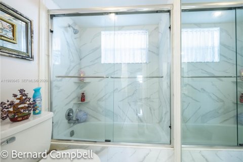 Condominio en venta en Lauderdale Lakes, Florida, 2 dormitorios, 102.38 m2 № 2055408 - foto 23