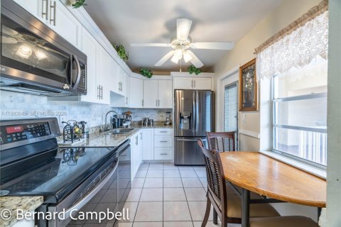 Condominio en venta en Lauderdale Lakes, Florida, 2 dormitorios, 102.38 m2 № 2055408 - foto 4