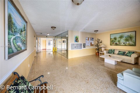 Condominio en venta en Lauderdale Lakes, Florida, 2 dormitorios, 102.38 m2 № 2055408 - foto 28