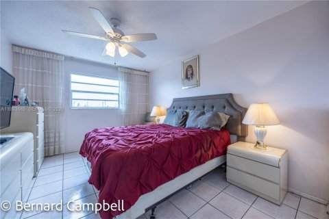 Condominio en venta en Lauderdale Lakes, Florida, 2 dormitorios, 102.38 m2 № 2055408 - foto 15