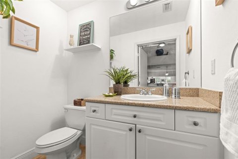 House in Saint Petersburg, Florida 3 bedrooms, 302.68 sq.m. № 2211077 - photo 23