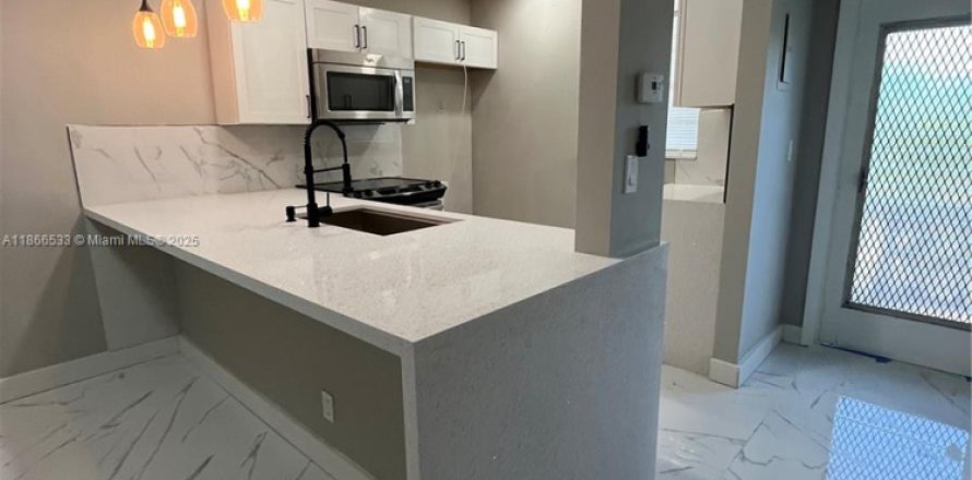 Estudio en el Condominio en Lauderdale Lakes, Florida № 1896926