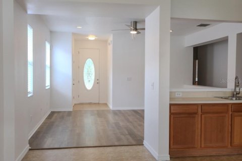 Casa en alquiler en Orlando, Florida, 3 dormitorios, 158.03 m2 № 1902776 - foto 4