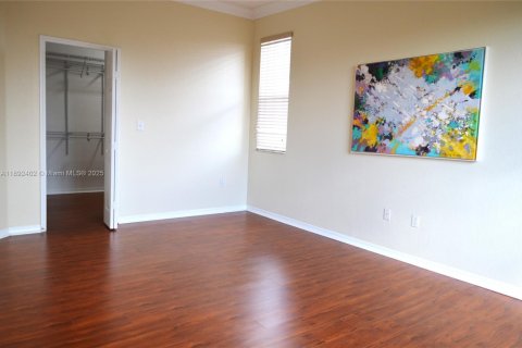 House in Miramar, Florida 4 bedrooms, 245.08 sq.m. № 1948529 - photo 9