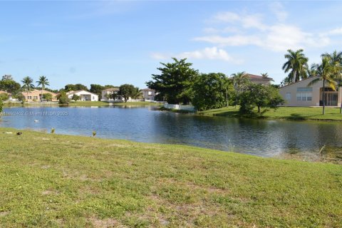 Купить виллу или дом в Мирамар, Флорида 4 спальни, 245.08м2, № 1948529 - фото 21