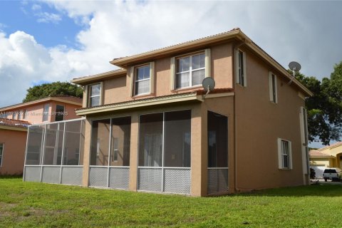 House in Miramar, Florida 4 bedrooms, 245.08 sq.m. № 1948529 - photo 20