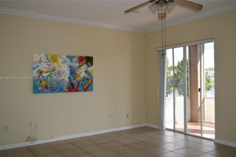 House in Miramar, Florida 4 bedrooms, 245.08 sq.m. № 1948529 - photo 6