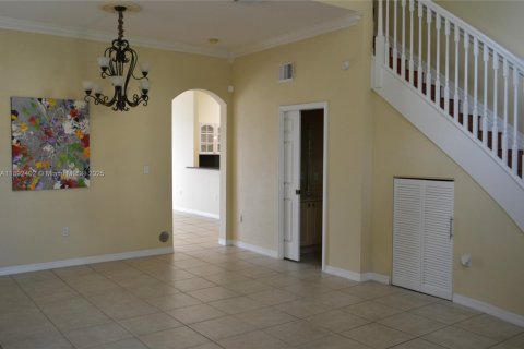 House in Miramar, Florida 4 bedrooms, 245.08 sq.m. № 1948529 - photo 7