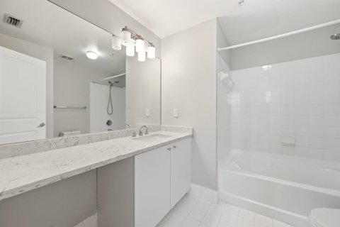 Condo in Coral Springs, Florida, 2 bedrooms  № 2078110 - photo 19