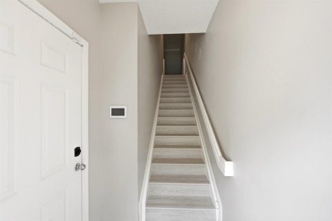 Condo in Coral Springs, Florida, 2 bedrooms  № 2078110 - photo 4
