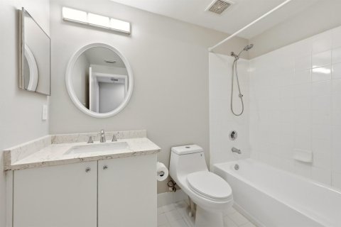 Condo in Coral Springs, Florida, 2 bedrooms  № 2078110 - photo 24