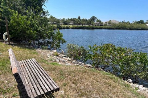 Condo in New Port Richey, Florida, 2 bedrooms  № 1817378 - photo 10